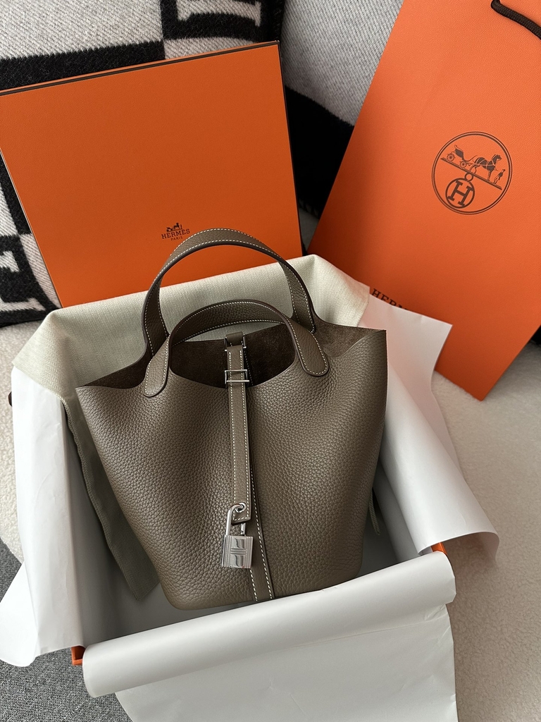 Picotin Lock 18cm, Imported Clemence Leather, CK18 Etoupe Grey with Silver Hardware.
