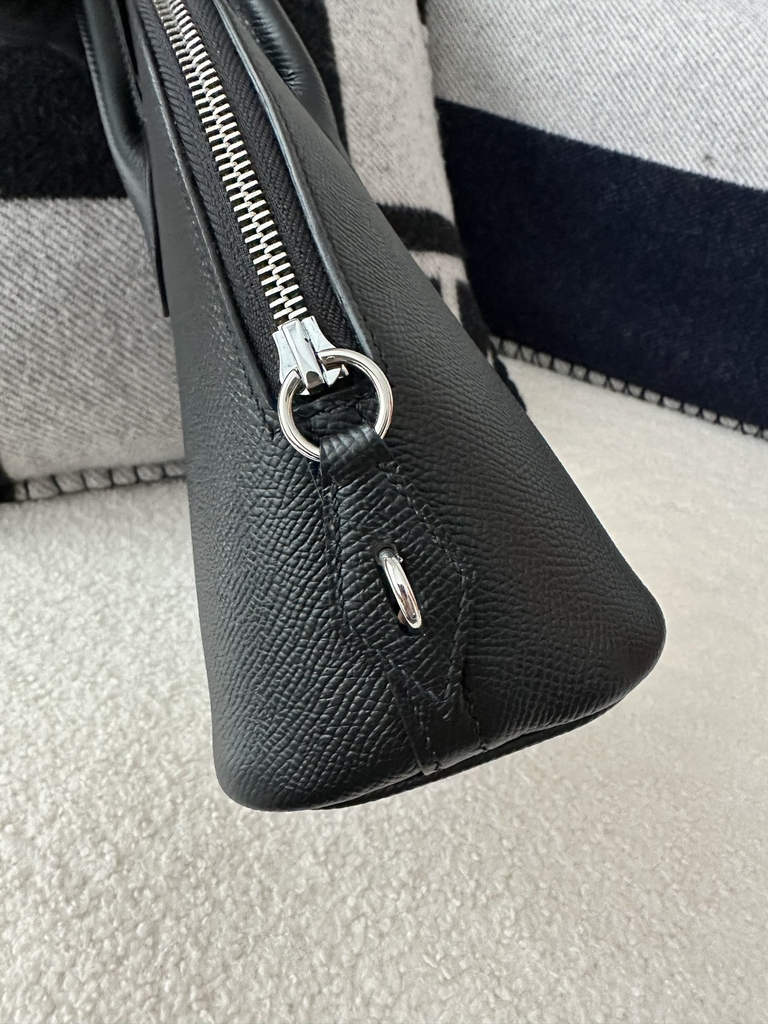 Bolide 25cm, Imported Epsom Grained Leather, CC89 Noir Black with Silver Hardware.