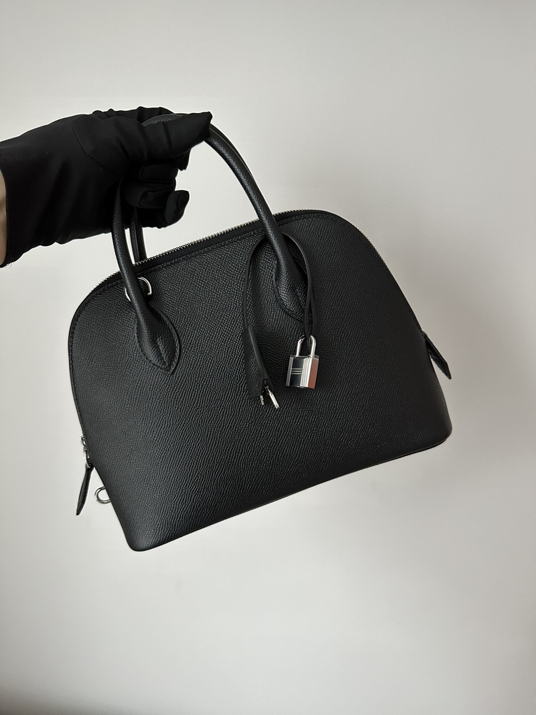 Bolide 25cm, Imported Epsom Grained Leather, CC89 Noir Black with Silver Hardware.