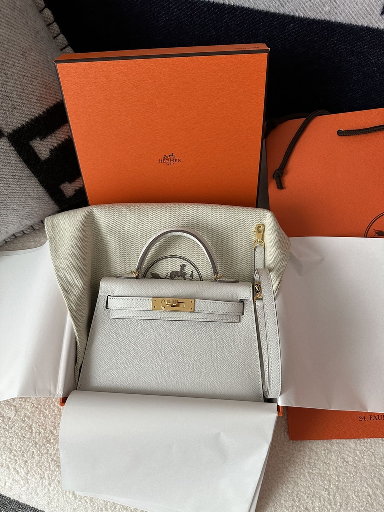 Kelly Mini II, Imported Epsom Grained Leather, M4 Gris Pale with Gold Hardware, Top-Quality Hand-Stitched with Waxed Thread