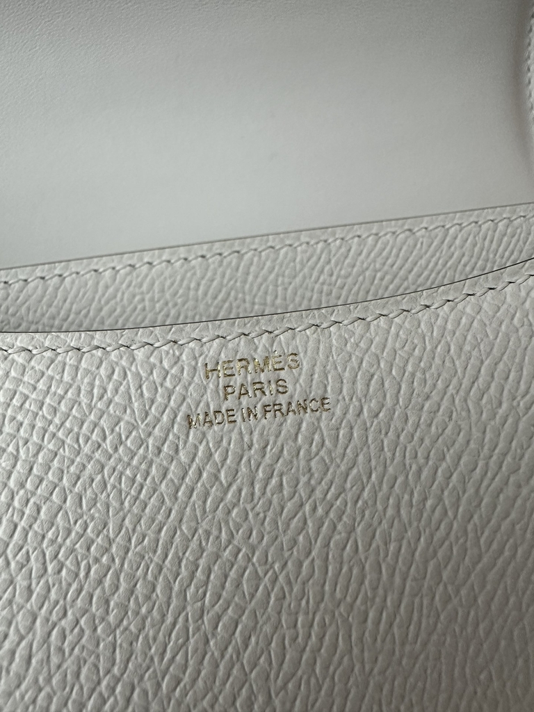 Constance 18cm, Classic Style, Imported Epsom Grained Leather, M4 Gris Pale with Gold Hardware.