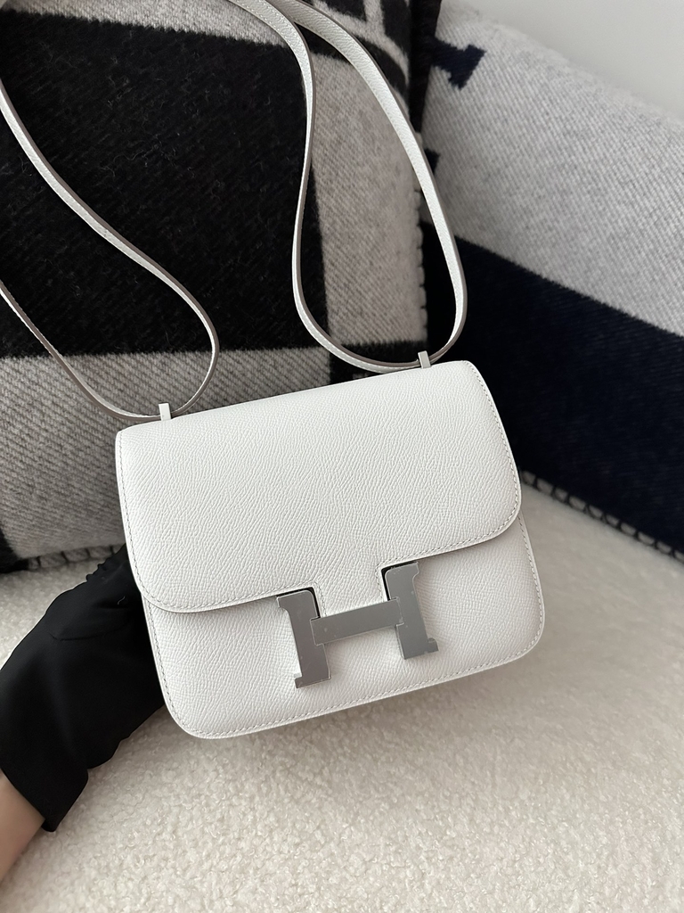 Constance 18cm, Classic Style, Imported Epsom Grained Leather, M4 Gris Pale with Silver Hardware.
