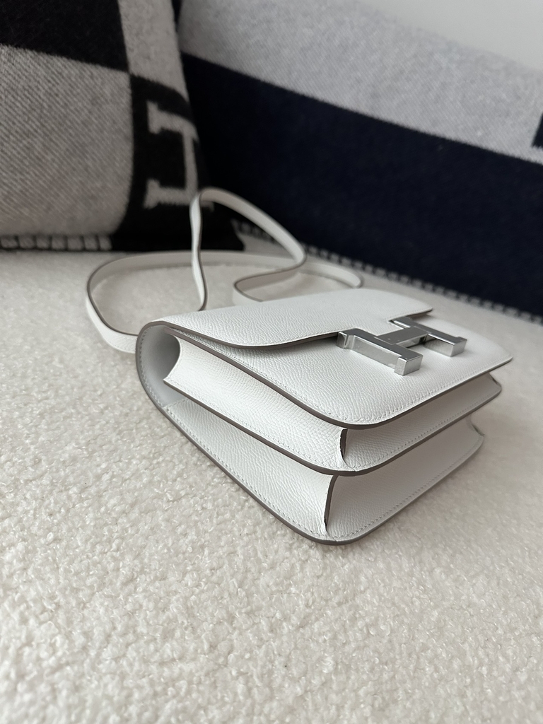 Constance 18cm, Classic Style, Imported Epsom Grained Leather, M4 Gris Pale with Silver Hardware.