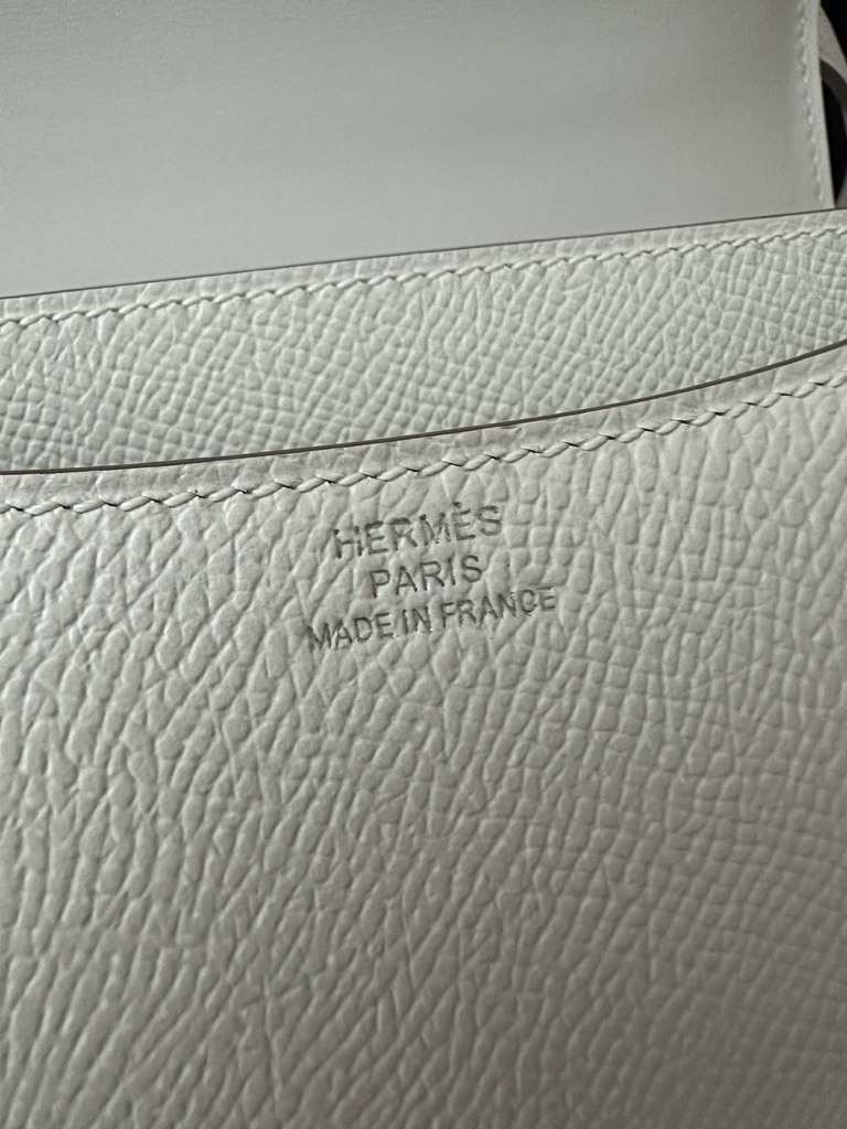 Constance 18cm, Classic Style, Imported Epsom Grained Leather, M4 Gris Pale with Silver Hardware.