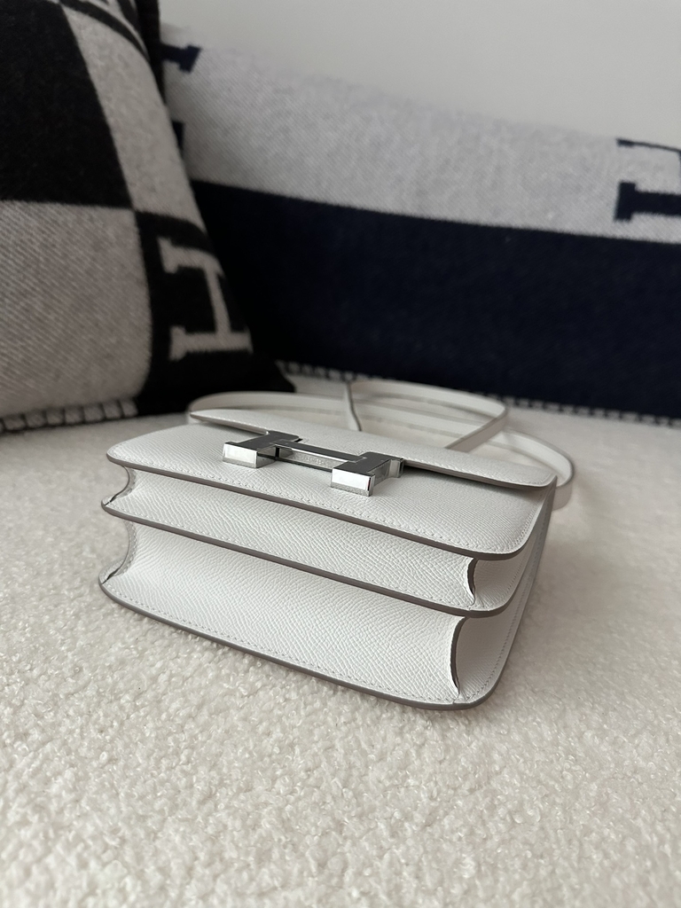 Constance 18cm, Classic Style, Imported Epsom Grained Leather, M4 Gris Pale with Silver Hardware.