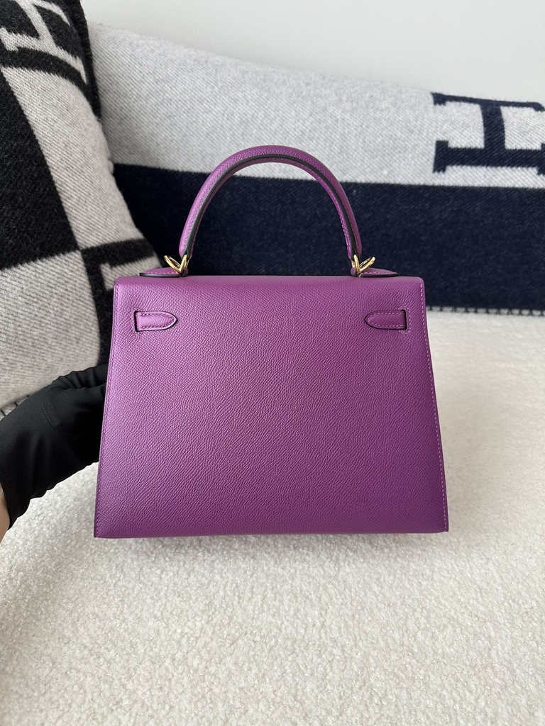 Kelly 25cm, Imported Epsom Grained Cowhide, P9 Anemone with Gold Hardware.