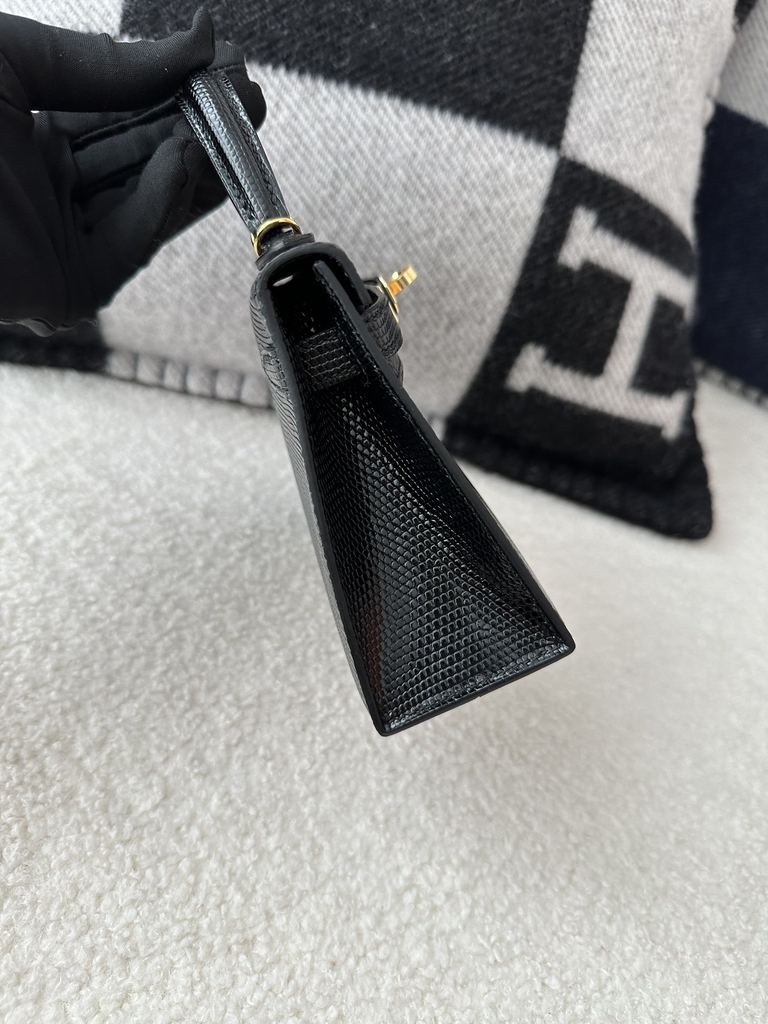 Mini Kelly II, Lizard, Imported Original Luxe Lizard Skin, CC89 Noir (Black) with Gold Hardware.