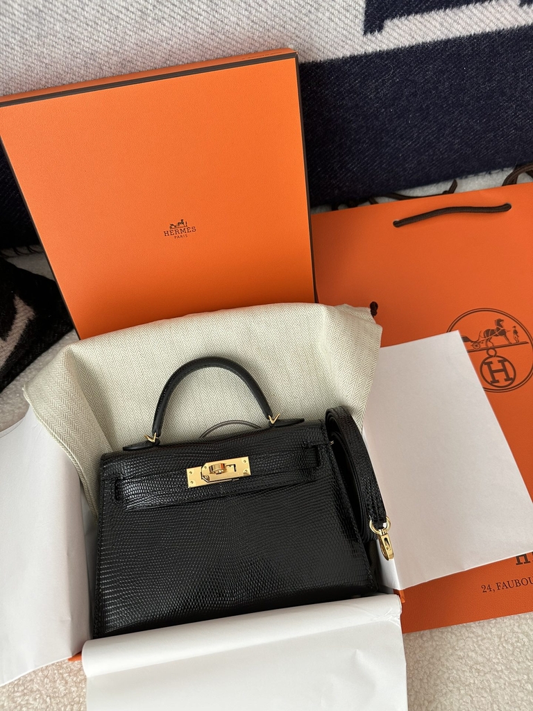 Mini Kelly II, Lizard, Imported Original Luxe Lizard Skin, CC89 Noir (Black) with Gold Hardware.