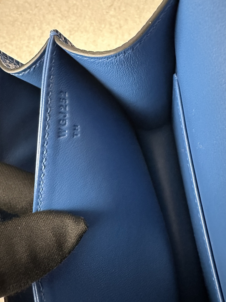 Constance 19cm New Mirror Edition, Imported Lizard Leather, CK73 Bleu Sapphire (Sapphire Blue) with Silver Hardware.