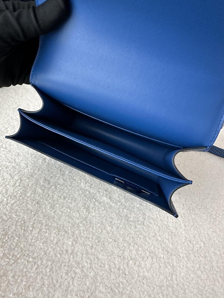 Constance 19cm New Mirror Edition, Imported Lizard Leather, CK73 Bleu Sapphire (Sapphire Blue) with Silver Hardware.