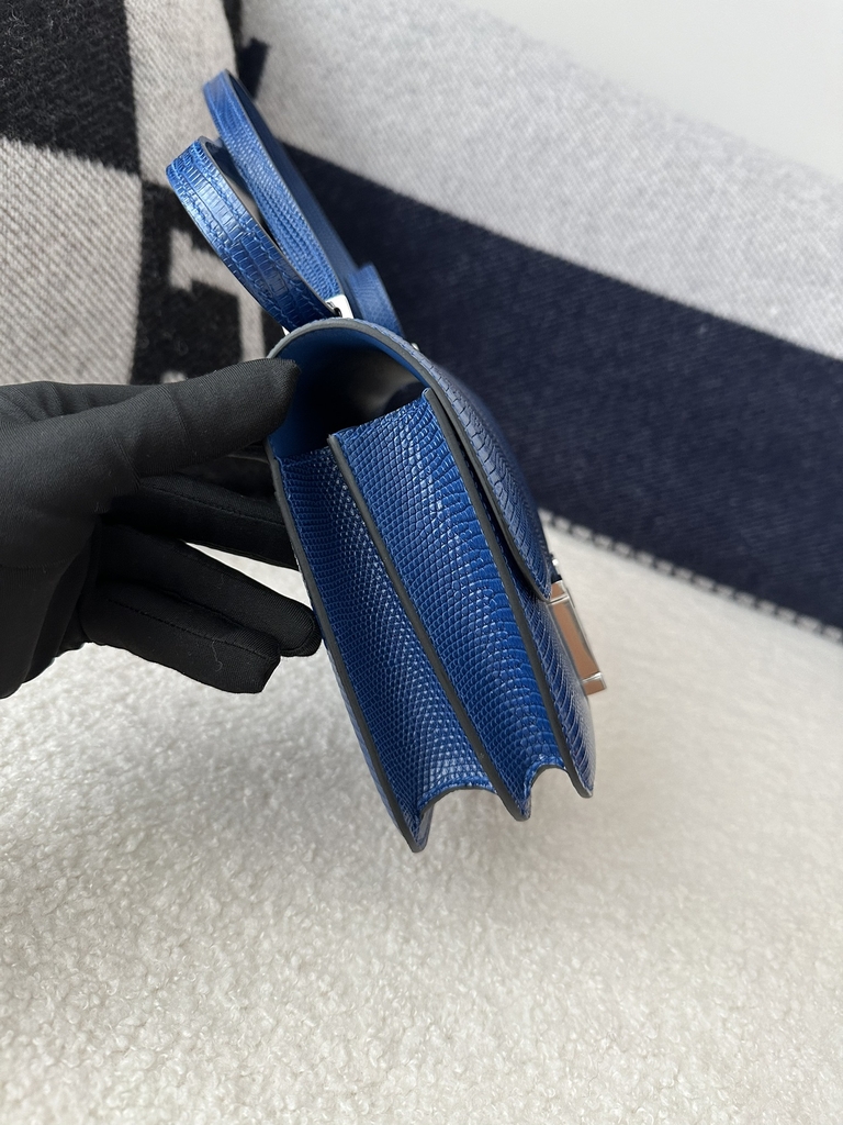 Constance 19cm New Mirror Edition, Imported Lizard Leather, CK73 Bleu Sapphire (Sapphire Blue) with Silver Hardware.
