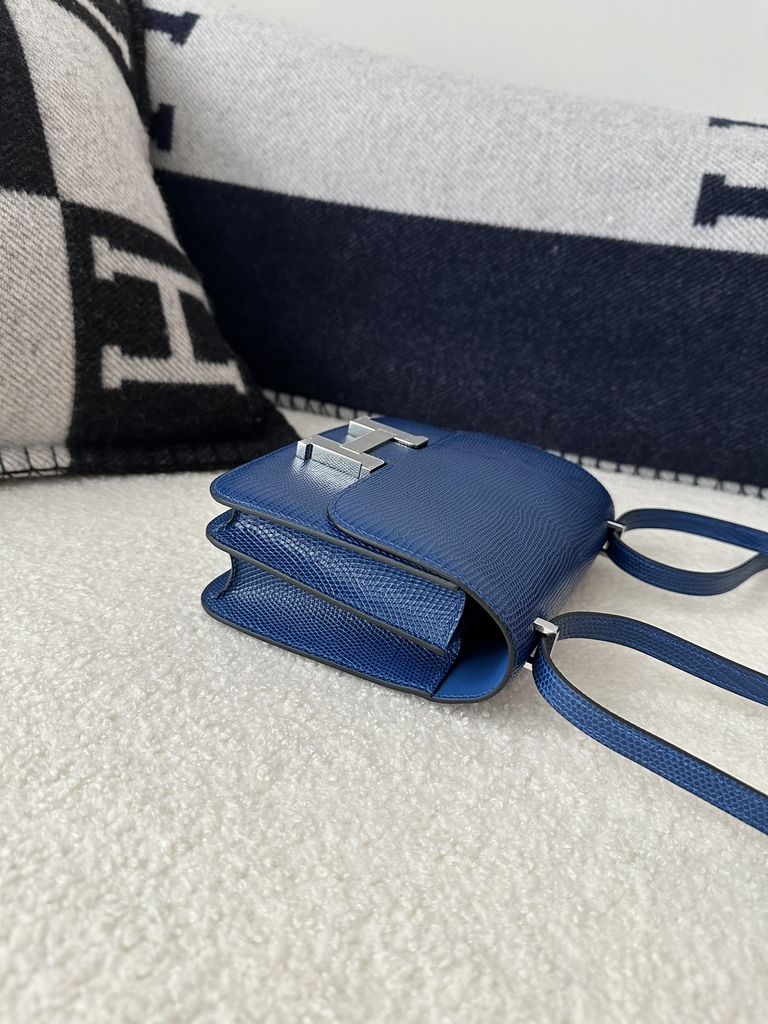 Constance 19cm New Mirror Edition, Imported Lizard Leather, CK73 Bleu Sapphire (Sapphire Blue) with Silver Hardware.
