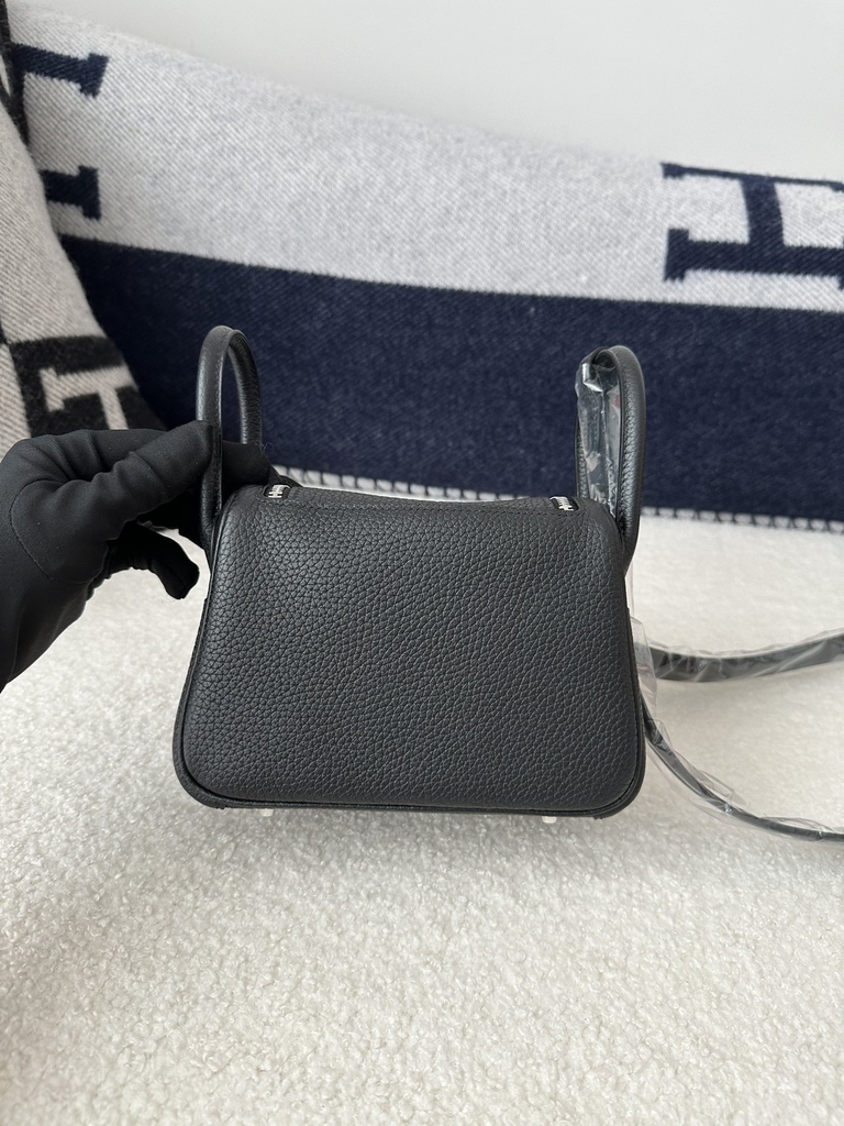Lindy Mini in Imported Tc Clemence Leather, CK89 Noir (Black) with Silver Hardware.