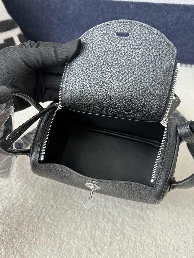 Lindy Mini in Imported Tc Clemence Leather, CK89 Noir (Black) with Silver Hardware.