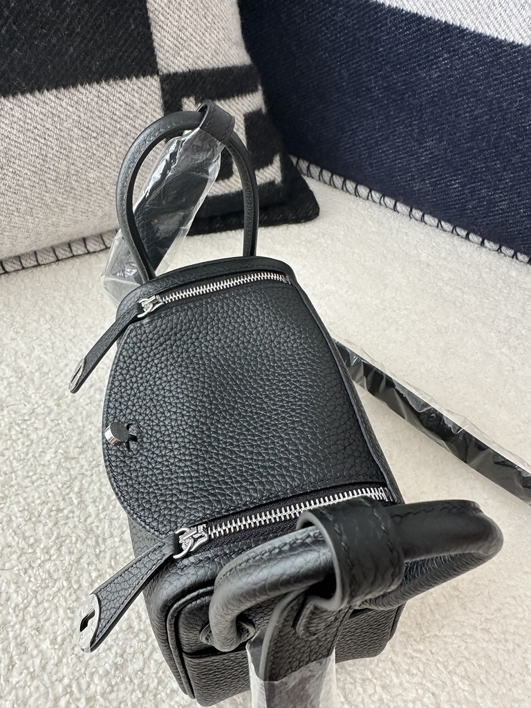 Lindy Mini in Imported Tc Clemence Leather, CK89 Noir (Black) with Silver Hardware.