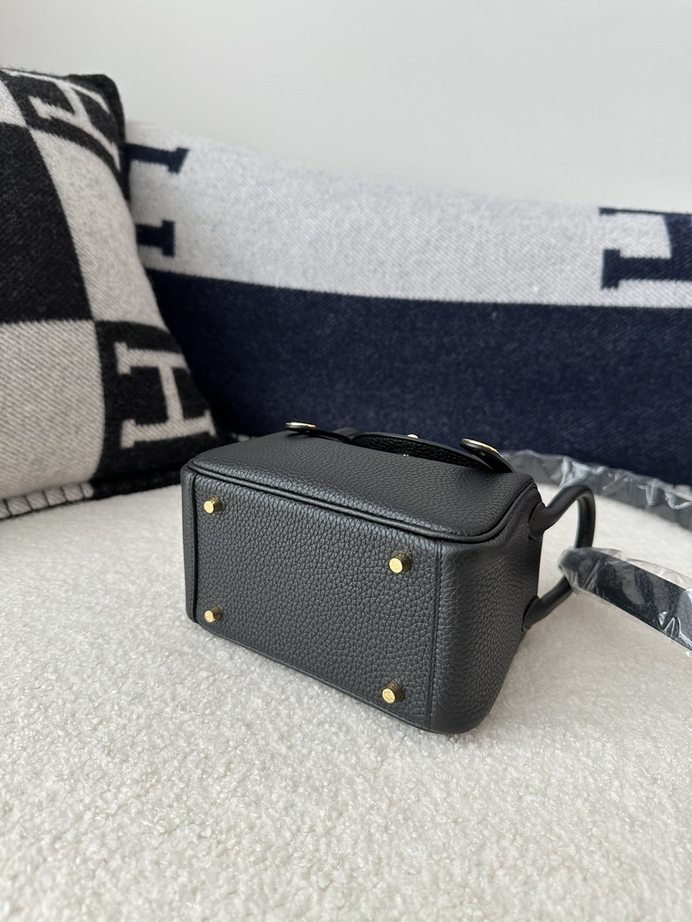 Lindy Mini in Imported Tc Clemence Leather, CC89 Noir (Black) with Gold Hardware.