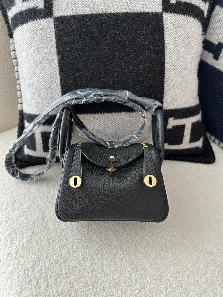 Lindy Mini in Imported Tc Clemence Leather, CC89 Noir (Black) with Gold Hardware.
