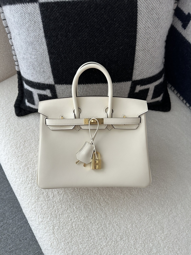 Birkin 25cm in Imported Swift Leather, I2 Nata (Cream White) with Gold Hardware.