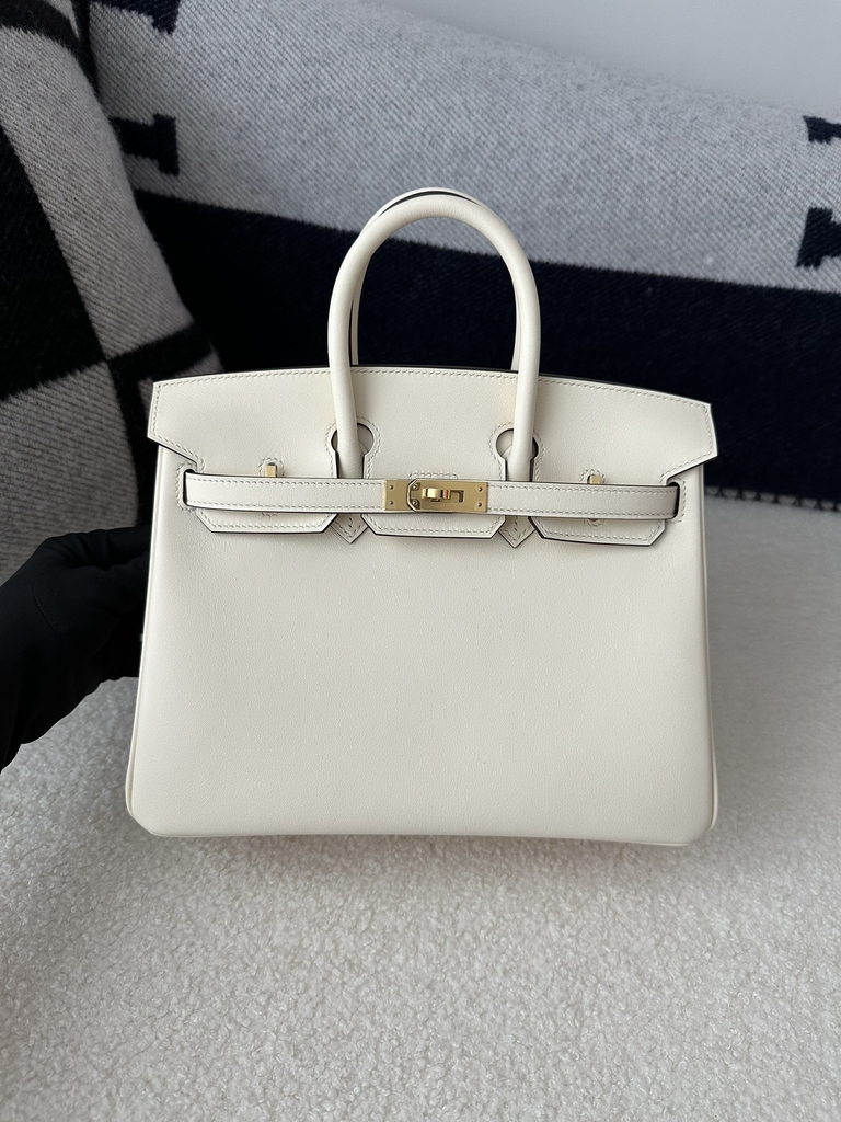 Birkin 25cm in Imported Swift Leather, I2 Nata (Cream White) with Gold Hardware.