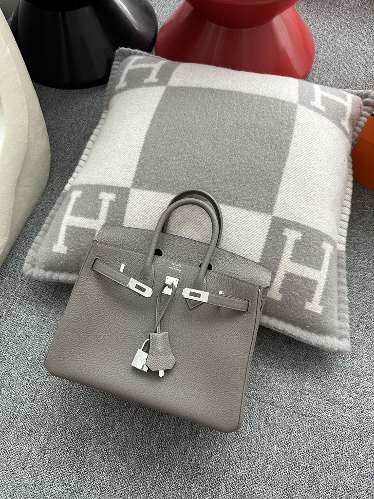 Birkin 25cm in Imported Togo Leather, 8F Etain (Gray) with Silver Hardware.