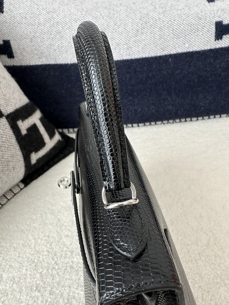 Kelly 25cm in Imported Lizard Skin, CK89 Noir (Black) with Silver Hardware.