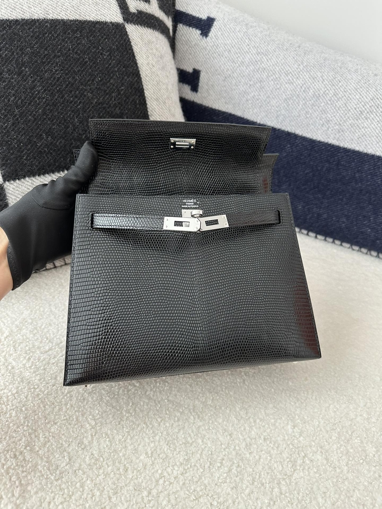 Kelly 25cm in Imported Lizard Skin, CK89 Noir (Black) with Silver Hardware.