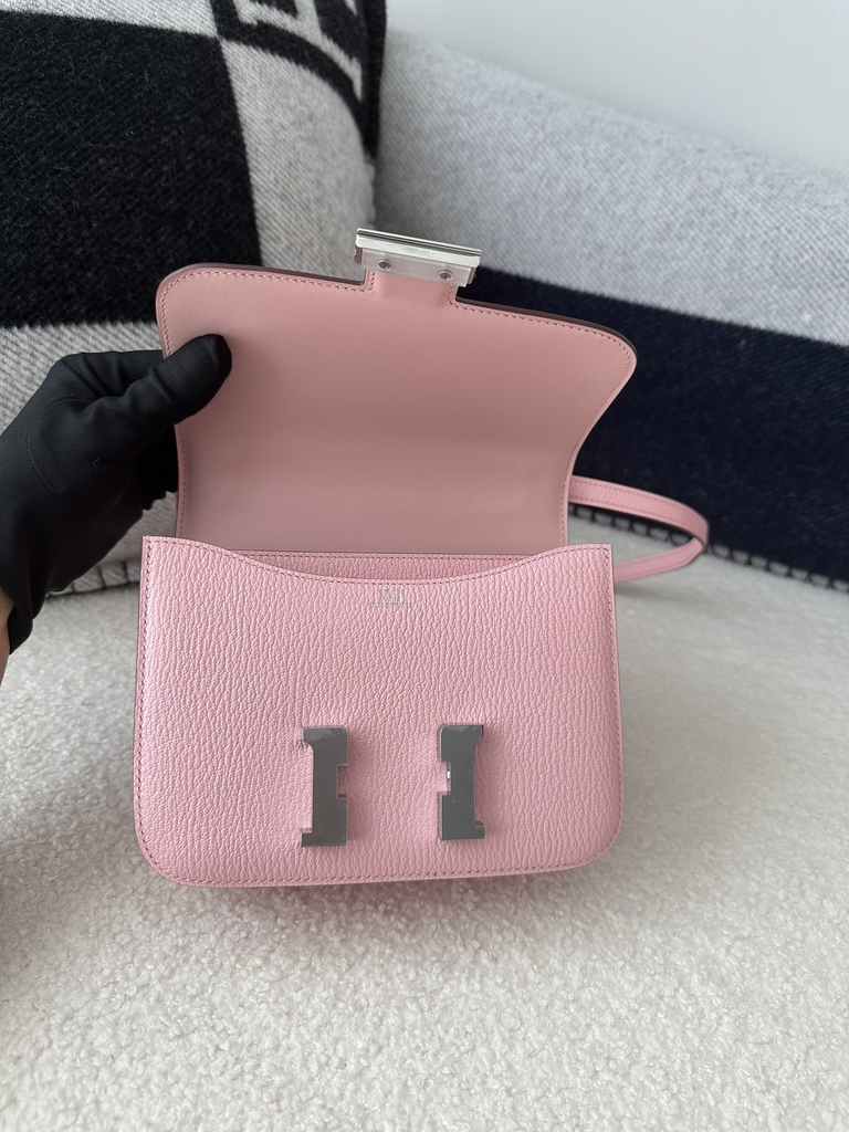 Constance 18cm New Mirror Version in Imported Chevre Goat Leather, 3Q Pink with Silver Hardware