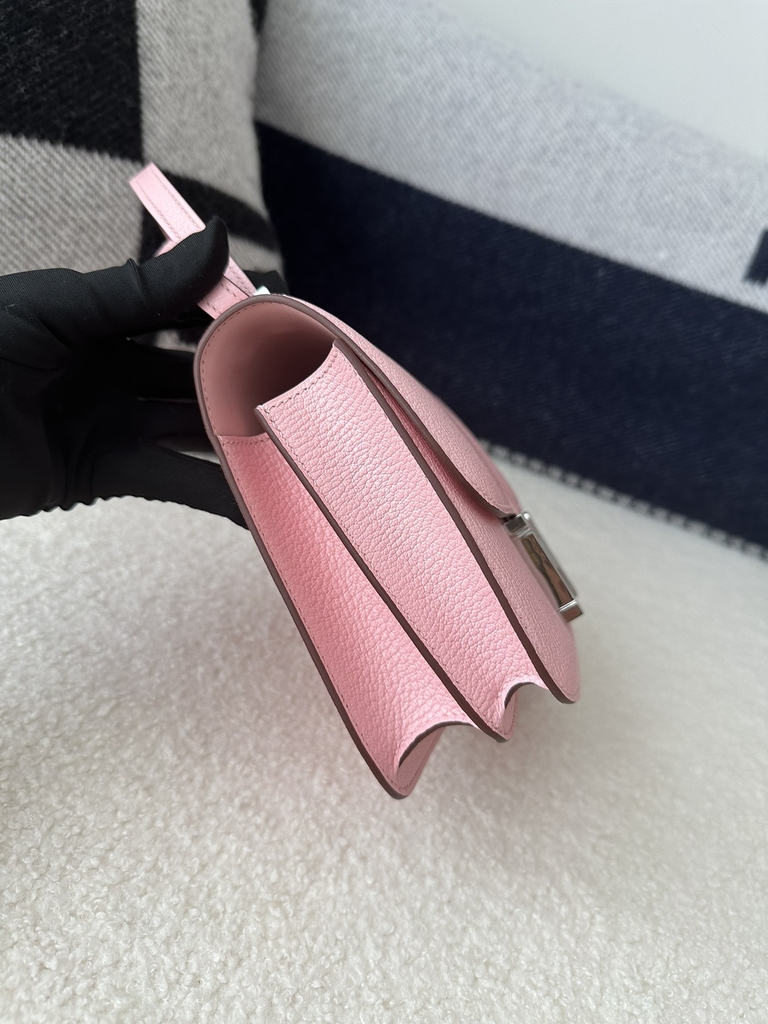 Constance 18cm New Mirror Version in Imported Chevre Goat Leather, 3Q Pink with Silver Hardware