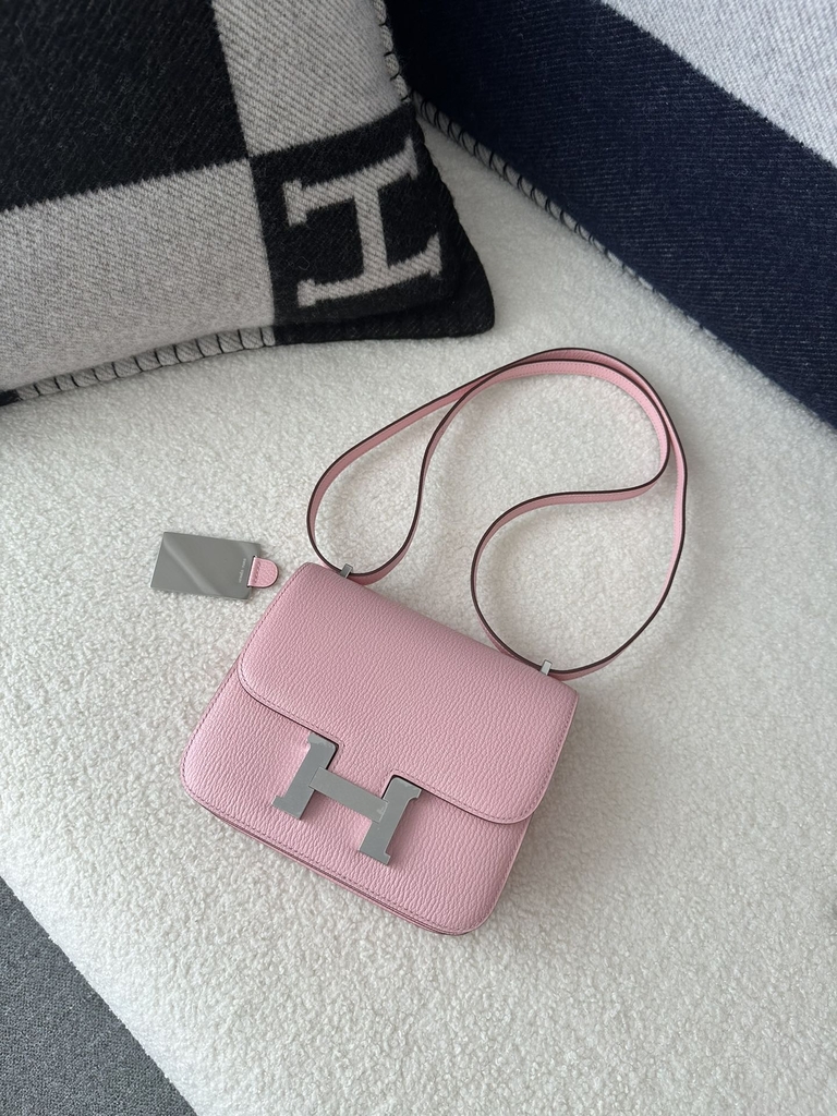Constance 18cm New Mirror Version in Imported Chevre Goat Leather, 3Q Pink with Silver Hardware