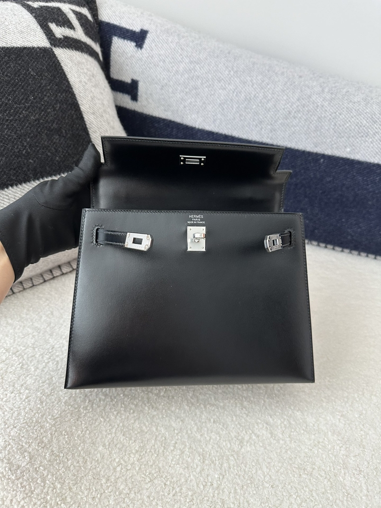 Kelly 25cm in Imported Box Calfskin, CK89 Noir Black with Silver Hardware