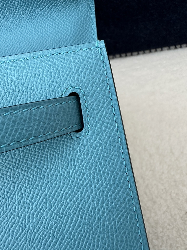 Kelly 25cm in imported Epsom grained leather, P3 Blue du Nord (northern blue) with gold hardware.