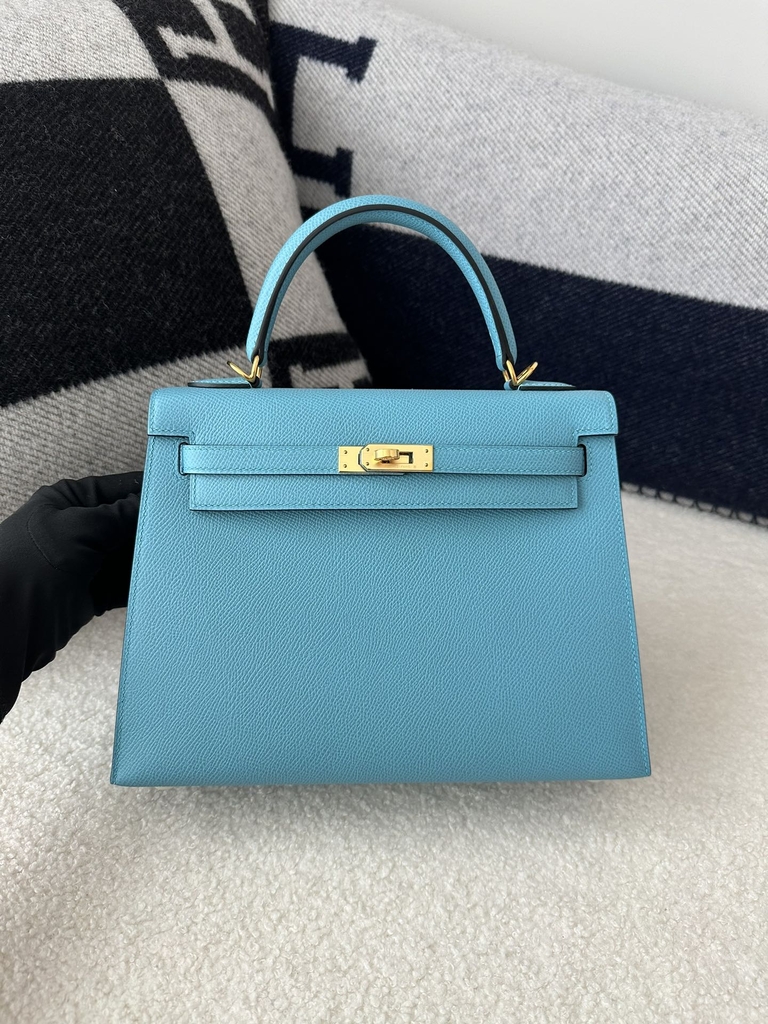 Kelly 25cm in imported Epsom grained leather, P3 Blue du Nord (northern blue) with gold hardware.