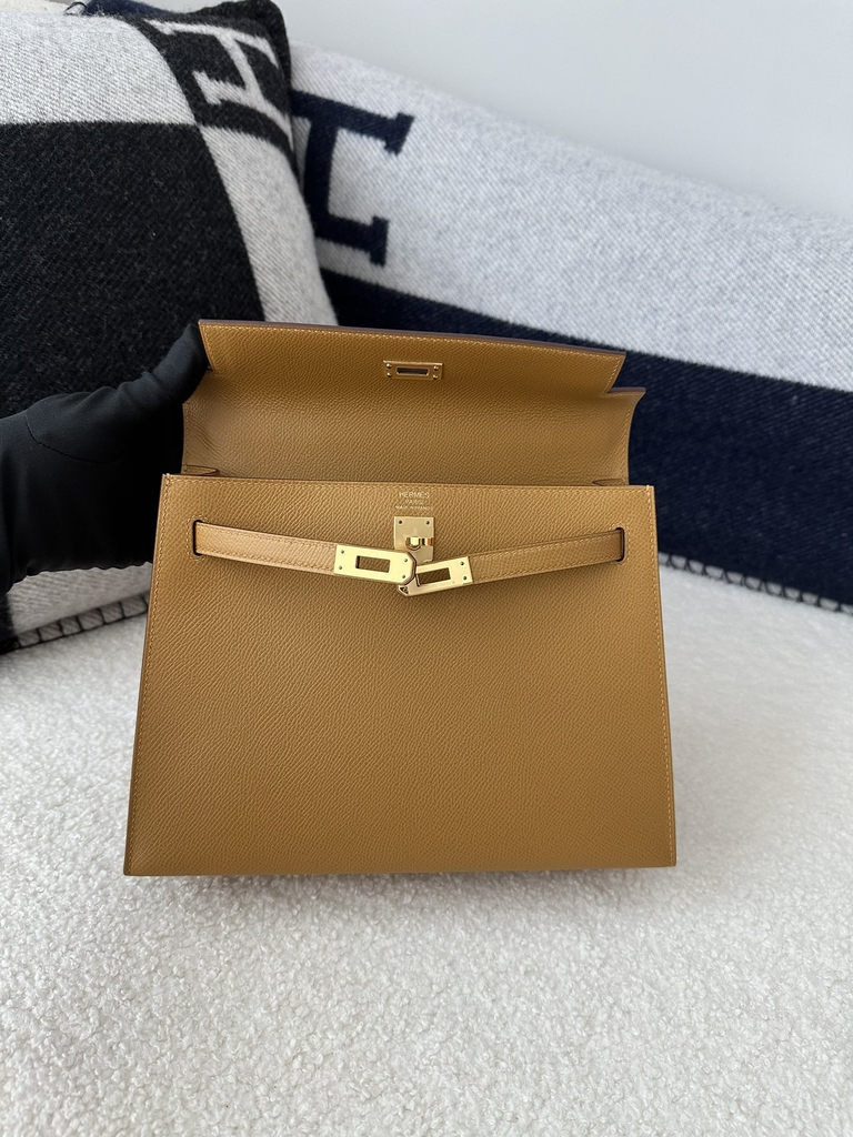 Kelly 25cm in Imported Epsom Grained Leather, 2S Sesame with Gold Hardware