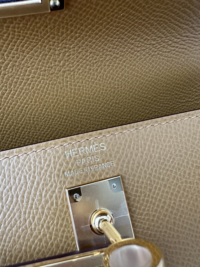 Kelly 25cm in Imported Epsom Grained Leather, 2S Sesame with Gold Hardware