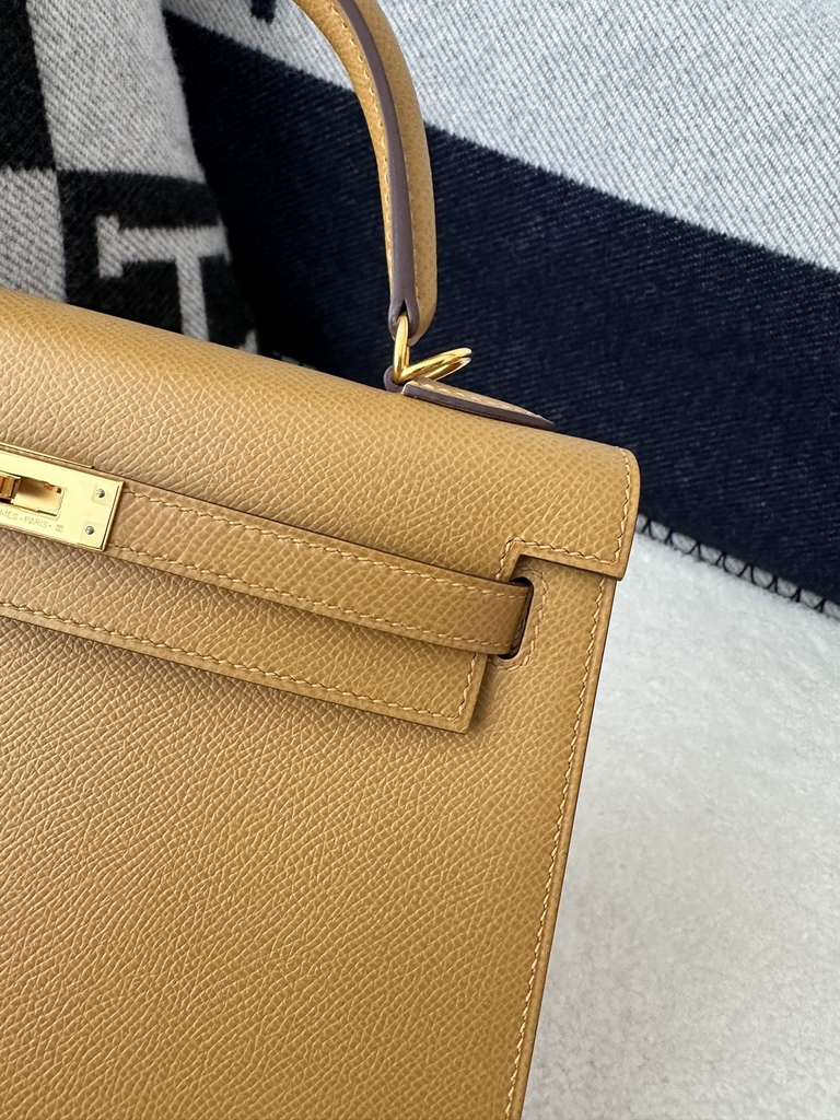 Kelly 25cm in Imported Epsom Grained Leather, 2S Sesame with Gold Hardware