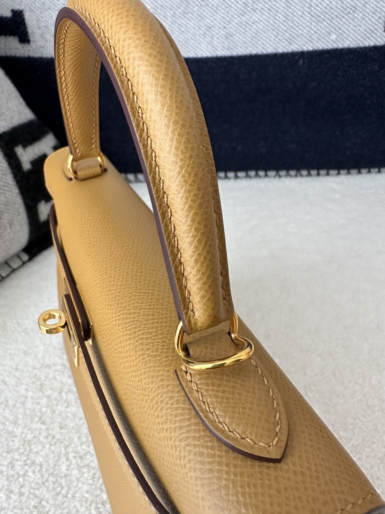 Kelly 25cm in Imported Epsom Grained Leather, 2S Sesame with Gold Hardware