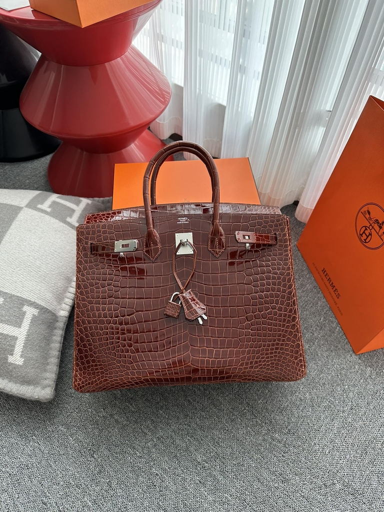 Birkin 35cm in Shiny Porosus Crocodile (top-grade imported HCP-dyed glossy crocodile leather, Nile crocodile with inverted 