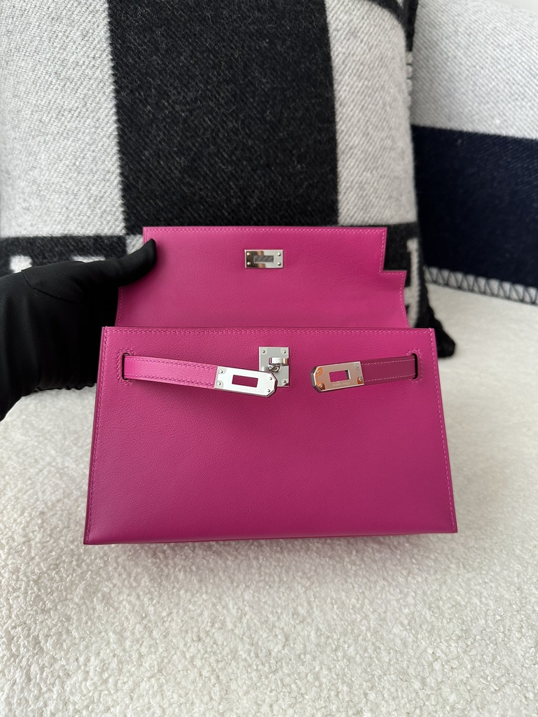 Kelly Pochette 22cm in Imported Swift Calfskin, L3 Rose Purple with Silver Hardware