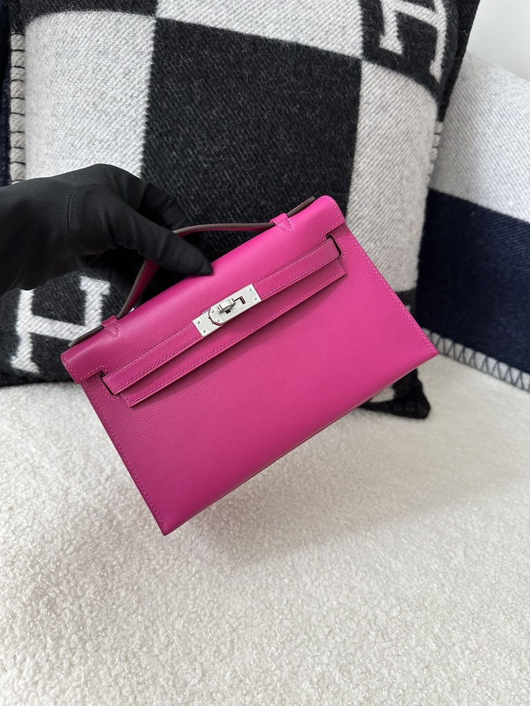 Kelly Pochette 22cm in Imported Swift Calfskin, L3 Rose Purple with Silver Hardware