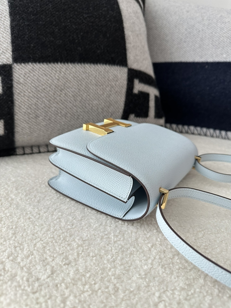 Constance 18cm New Mirror Edition in Imported Epsom Leather, T0 Blue Brume with Gold Hardware