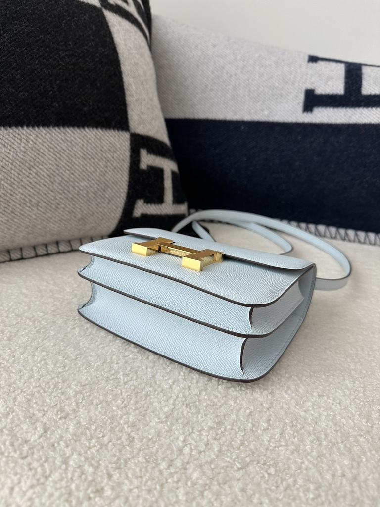 Constance 18cm New Mirror Edition in Imported Epsom Leather, T0 Blue Brume with Gold Hardware