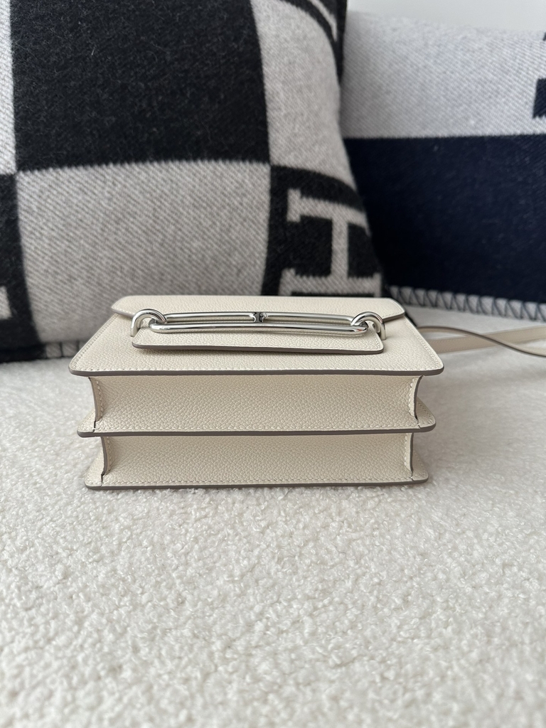 Roulis 18cm in Imported Evercolor Leather, CK10 Carie Milkshake White with Silver Hardware
