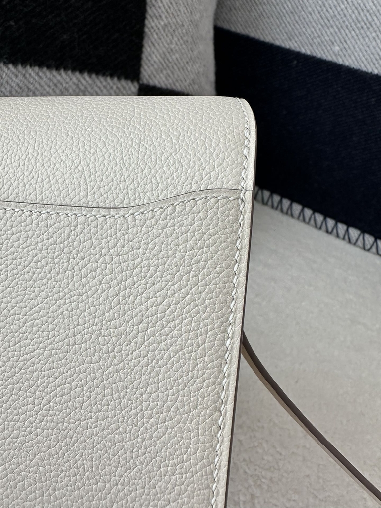 Roulis 18cm in Imported Evercolor Leather, CK10 Carie Milkshake White with Silver Hardware