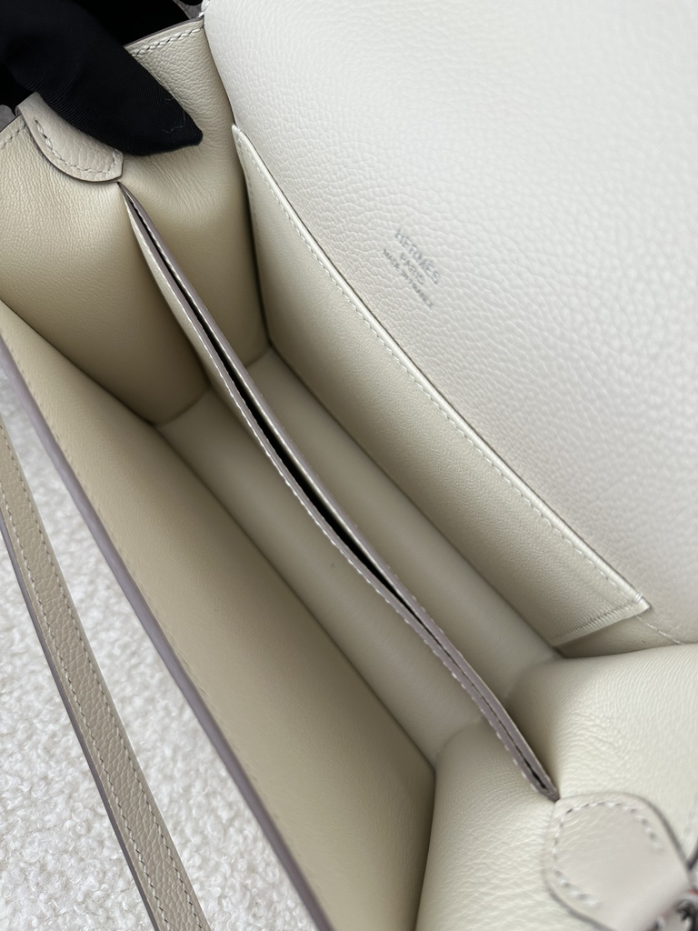 Roulis 18cm in Imported Evercolor Leather, CK10 Carie Milkshake White with Silver Hardware