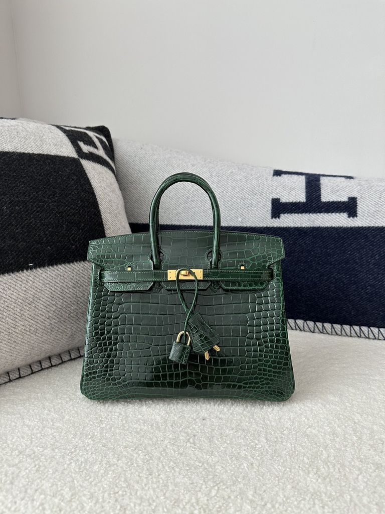 Birkin 25cm in Shiny Porosus Crocodile, imported HCP water-dyed glossy crocodile skin, CC67 Vert Fonce Emerald Green with Gold Hardware.