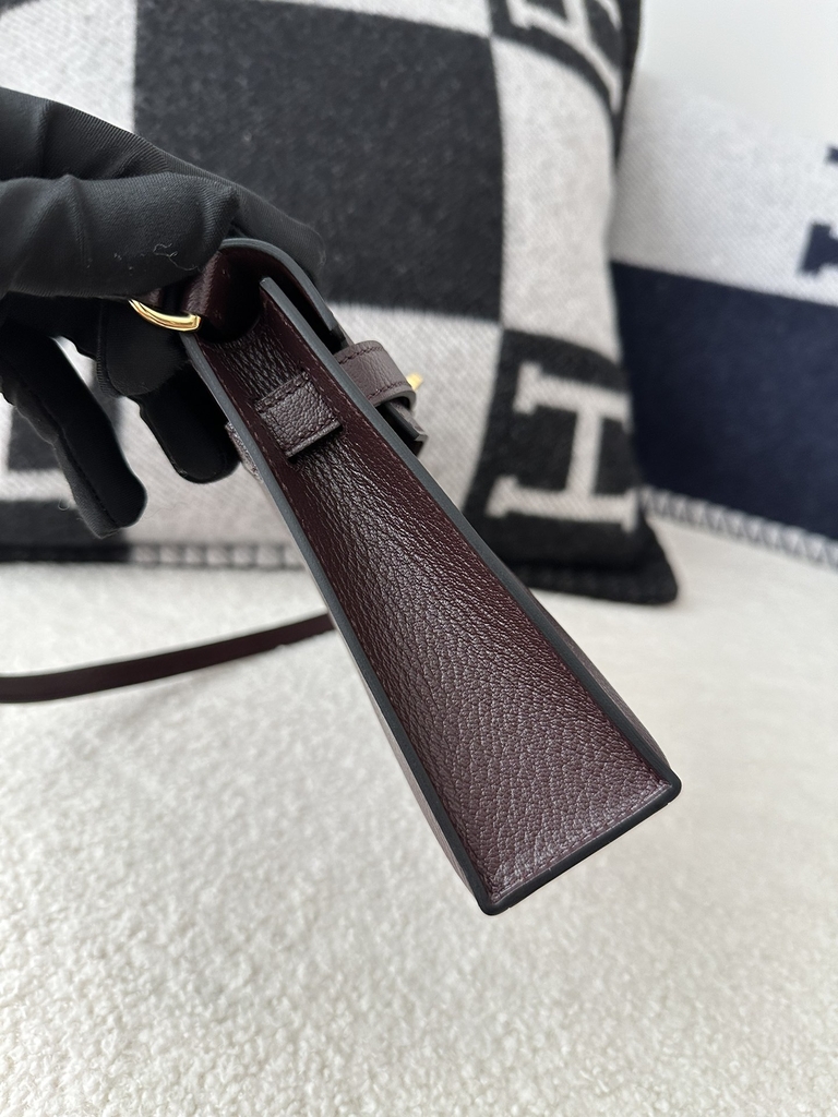 Kelly Elan 27cm in Imported Chevre Goat Leather, 0G Rouge Sellier with Gold Hardware.