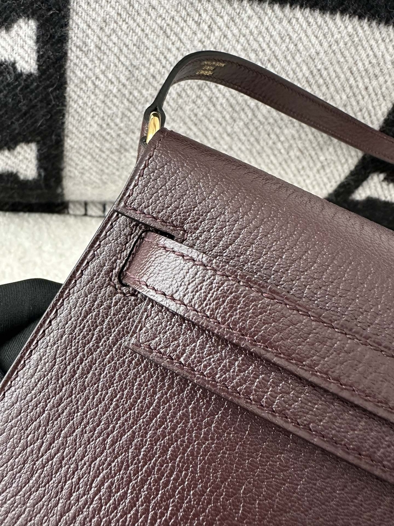 Kelly Elan 27cm in Imported Chevre Goat Leather, 0G Rouge Sellier with Gold Hardware.
