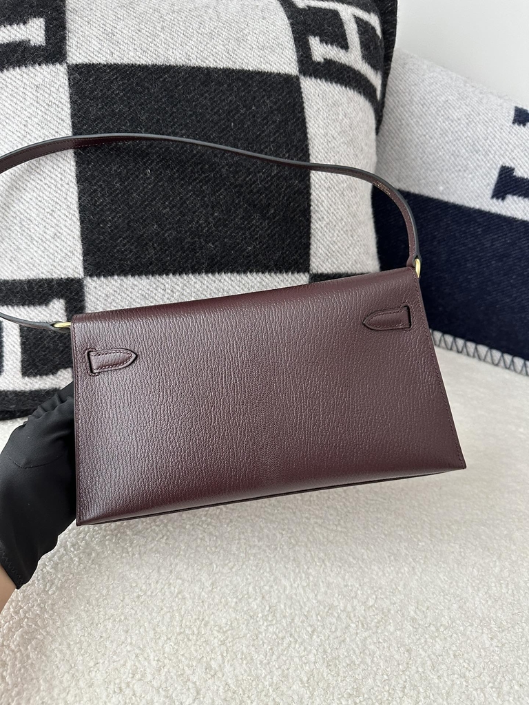 Kelly Elan 27cm in Imported Chevre Goat Leather, 0G Rouge Sellier with Gold Hardware.