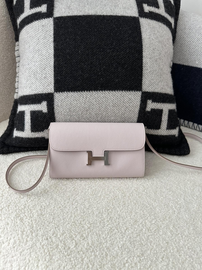Constance To Go in Imported Evercolor Calfskin, 09 Mauve Pale with Silver Hardware.