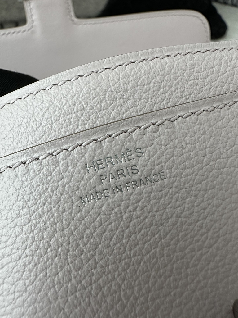 Constance To Go in Imported Evercolor Calfskin, 09 Mauve Pale with Silver Hardware.